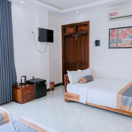 Khach San Hoang My Hotel Туй Хоа Екстериор снимка