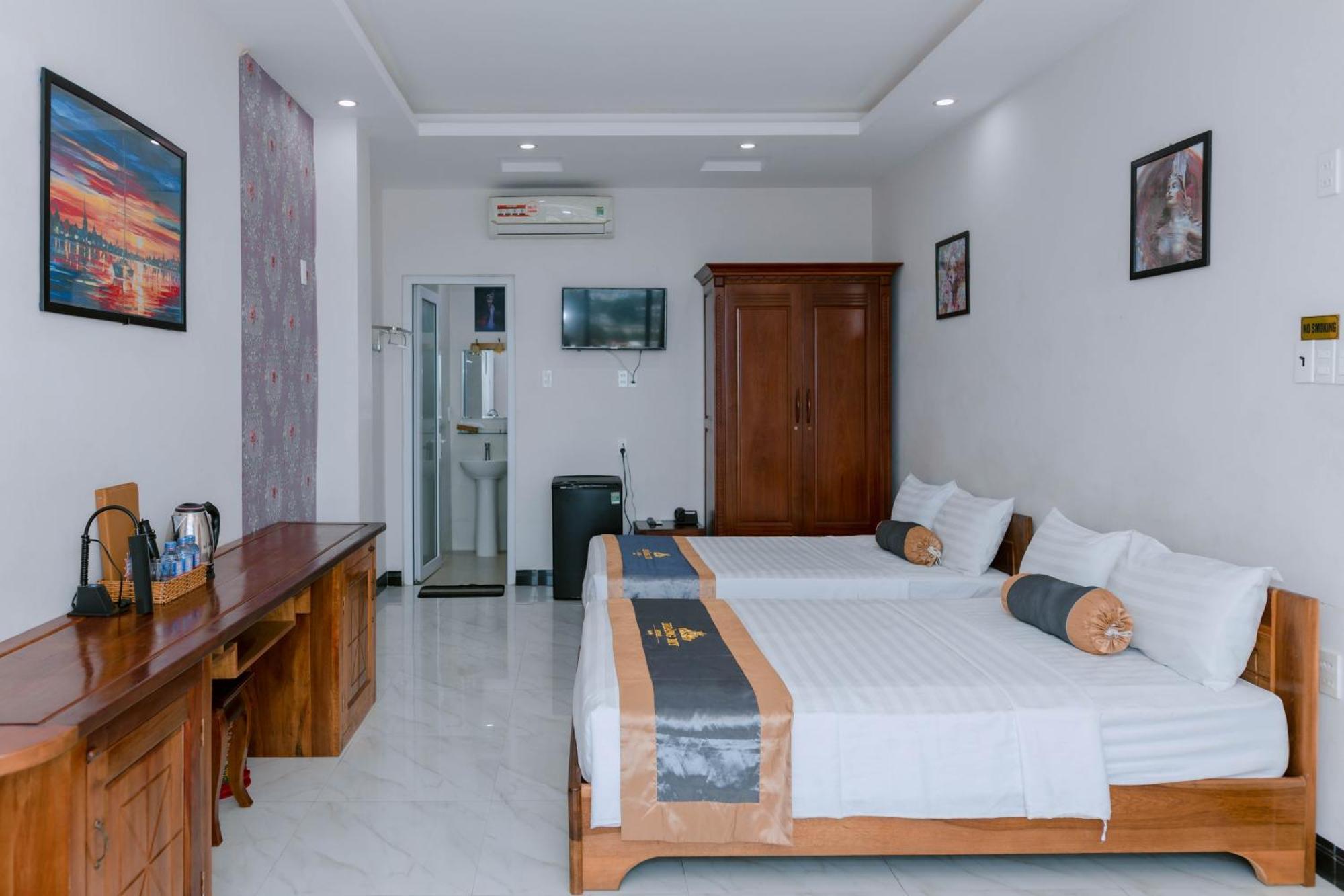 Khach San Hoang My Hotel Туй Хоа Екстериор снимка